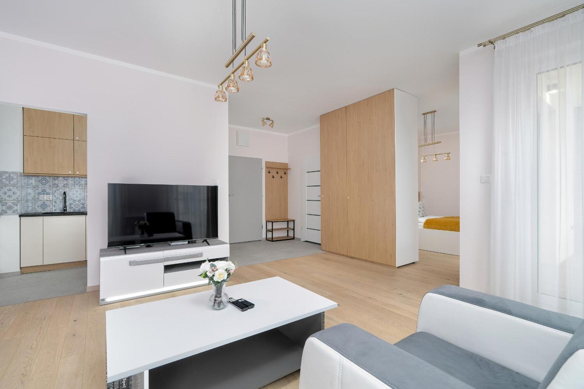 Apartment With Balcony And Free Parking In Poznan By Noclegi Renters Zewnętrze zdjęcie